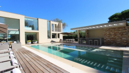 Villa Lima, centre